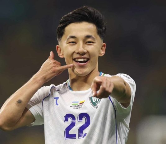 Fayzullaev faz história e coloca Uzbequistão no mapa da Copa