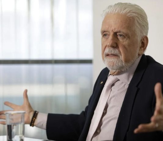 Defesa de Jaques Wagner recorre ao STF contra ação da PF