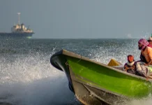 EUA bombardeiam Irã após ataque a navio no Estreito de Ormuz