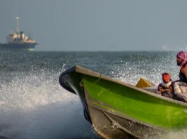 EUA bombardeiam Irã após ataque a navio no Estreito de Ormuz