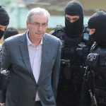 Dino bloqueia R$ 6 milhões de Eduardo Cunha em investigação sobre emendas