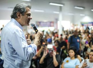 Aula de Haddad na Unicamp termina em confusão por membros do MBL