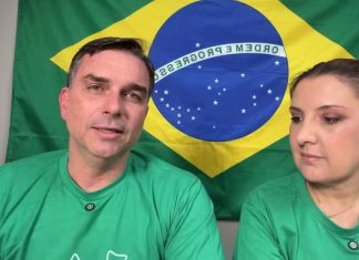 Flávio Bolsonaro contesta foto com aliado de Vorcaro e afirma que imagem foi feita por IA
