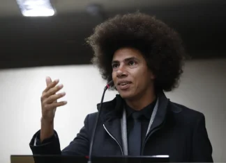 STF mantém suspensa cassação do deputado Renato Freitas no Paraná