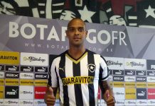 Ex-atacante do Botafogo morre em acidente durante ventania no Rio