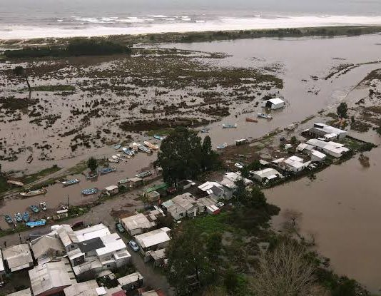 Tempestade deixa mortos e milhares de casas afetadas no Chile