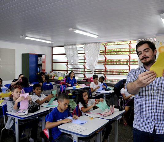 Educação política passa a integrar currículo da educação básica