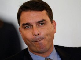 Notas fiscais ligam Flávio Bolsonaro a empresas de Daniel Vorcaro