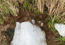 Pedra de gelo gigante, com quase 5 kg, despenca do céu em Aratuba e intriga moradores