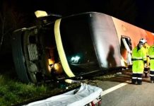 Ônibus que fazia linha entre Cuiabá e Alta Floresta tomba na BR-163 e deixa nove feridos