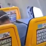 Passageiro é sugado após janela quebrar em voo de Boeing na Grécia