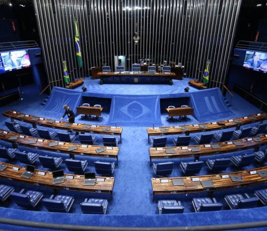 Senado aprova novas regras para concessão da Justiça gratuita no Brasil