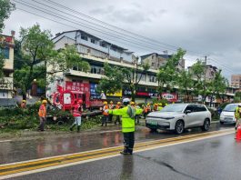 Tempestades e tornados deixam ao menos 15 mortos na China