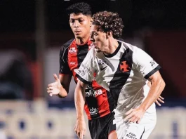 Vitória bate o Vasco com gol de Kayzer e respira no Brasileirão