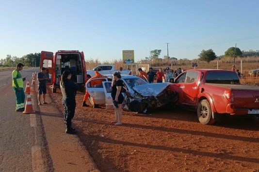Colisão na MT-320 deixa duas pessoas feridas em Colíder