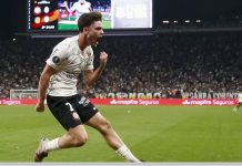 Breno Bidon decide, Corinthians avança e mira segunda Libertadores