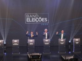 Debate da Band tem palco esvaziado e Lula e Flávio viram alvos de ataques