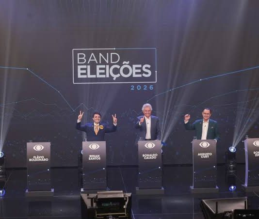 Debate da Band tem palco esvaziado e Lula e Flávio viram alvos de ataques