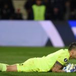 Aos 45, Fábio decide nos pênaltis e mantém Fluminense vivo na Libertadores