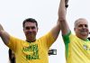 Flávio Bolsonaro inicia campanha em Copacabana com ataques a Lula