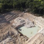 PM fecha garimpo irregular e retira nove máquinas de área em Novo Mundo
