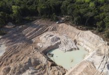 PM fecha garimpo irregular e retira nove máquinas de área em Novo Mundo