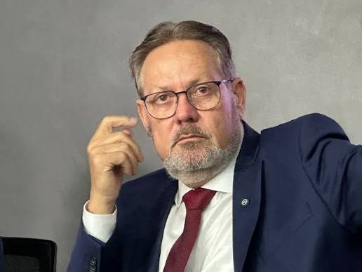 Documentos ligam contratos de empresas a gestões de Gilberto Figueiredo
