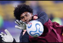 Hugo Souza denuncia racismo durante jogo do Corinthians na Libertadores
