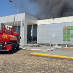 Incêndio no IFMT atingiu seis salas do terceiro andar