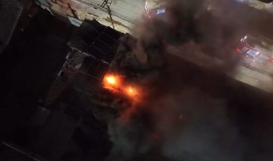 Incêndio em casa de eventos mobiliza quatro viaturas em Cuiabá