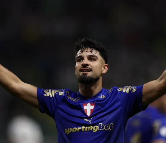 Palmeiras atropela Santos e fica perto da semifinal da Copa do Brasil