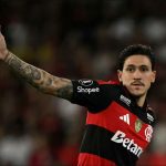 Pedro decide sem marcar, dá duas assistências e ajuda Flamengo a eliminar Cruzeiro