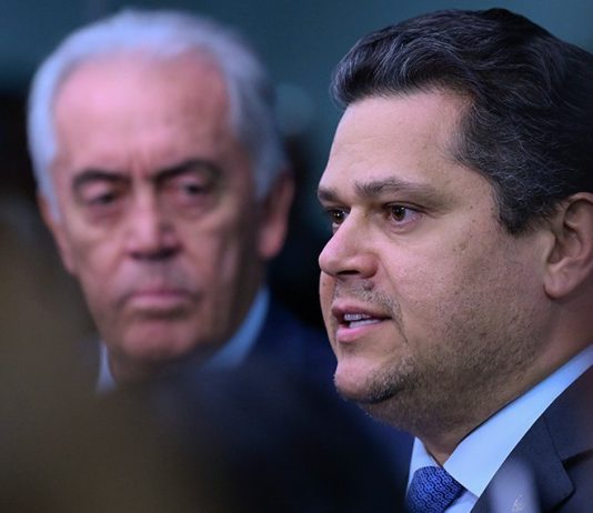 PECs do fim da escala 6×1 e da segurança pública chegam à CCJ do Senado
