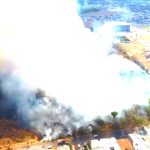 Incêndio de grandes proporções assusta moradores e cerca casas em Sorriso