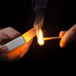 Homem é suspeito de incendiar casa com duas crianças dentro em Cuiabá