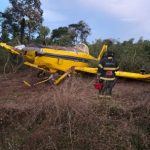Avião agrícola cai em Tangará da Serra e piloto sobrevive