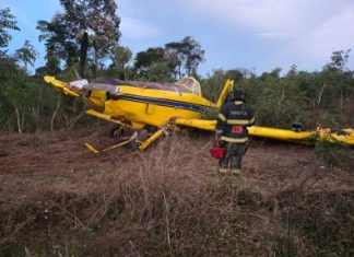 Avião agrícola cai em Tangará da Serra e piloto sobrevive
