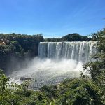 Cachoeira de 45 metros encanta visitantes em aldeia de Mato Grosso
