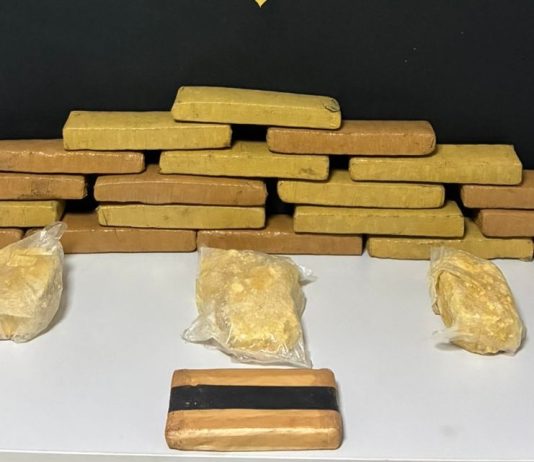 Motorista é preso com 23 tabletes de drogas escondidos em pneu
