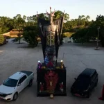 Estátua de 11 metros do Diabo gera polêmica no Ceará
