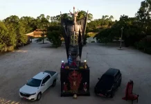 Estátua de 11 metros do Diabo gera polêmica no Ceará