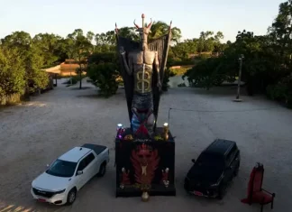 Estátua de 11 metros do Diabo gera polêmica no Ceará