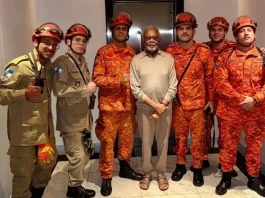 Gilberto Gil é resgatado por bombeiros após ficar preso em elevador
