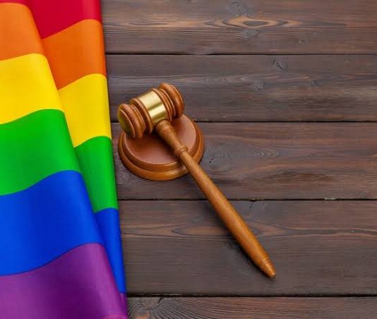 Justiça condena vereador e município de MT por falas homofóbicas