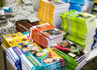 Escolas têm até 8 de setembro para escolher livros de 2027
