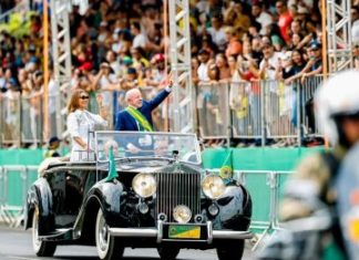 Lula percebe mudança na postura de militares durante desfile de 7 de Setembro