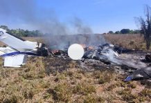 Três pessoas morrem após avião cair e pegar fogo em fazenda de MT