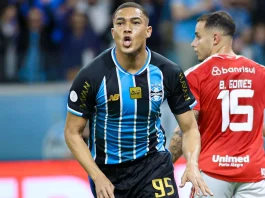 Grêmio vence Gre-Nal por 3 a 1 e garante última vaga na semifinal