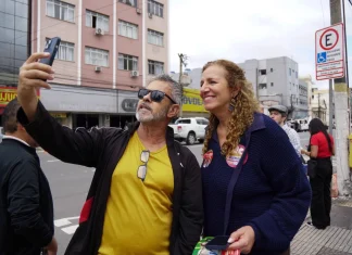 Jandira cobra quebra de sigilo de Flávio em caso envolvendo Vorcaro