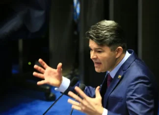 Em áudio atribuído a Medeiros, deputado afirma que seus eleitores “oram para alienígena e bebem detergente”
